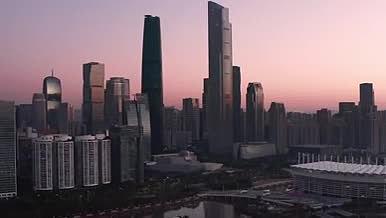 4k航拍广州地标双塔黎明时分风景视频的预览图